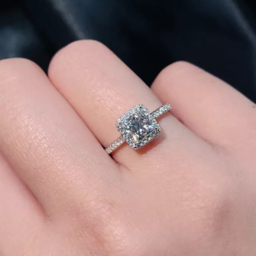 - 💐 White Sapphire Princess Cut in .925